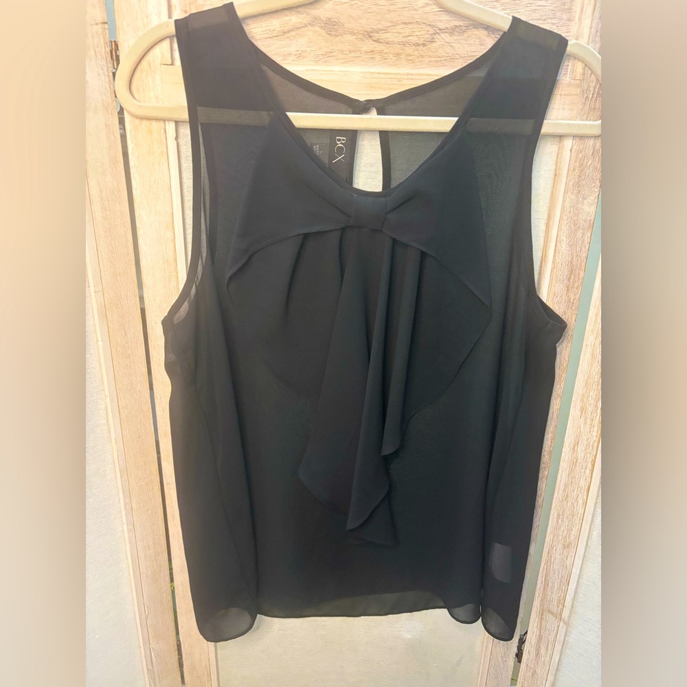 Cute Sheer bow front sleeveless blouse M/L🌺2/$14 4/$20